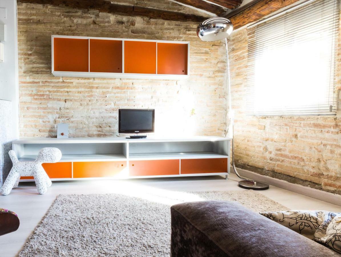 Fantastica Buhardilla Pz. Pilar Apartment Zaragoza Exterior foto